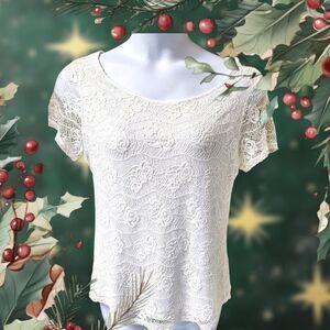LEO & NICOLE White  Top With Short lace Sleeves  And A  Lace Overlay Size M